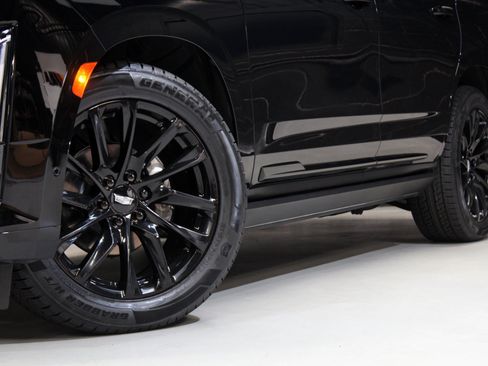 Used 2024 Cadillac Escalade Sport w/ LPO, ONYX Package AWD/4WD image 18
