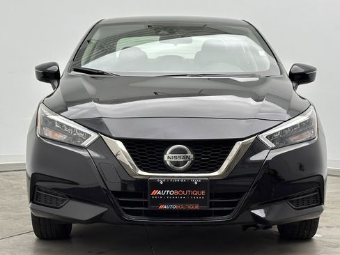 Used 2022 Nissan Versa SR w/ Convenience Package image 2