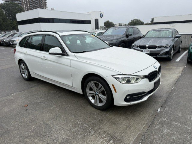 Used 2017 BMW 330i xDrive Wagon AWD/4WD image 2