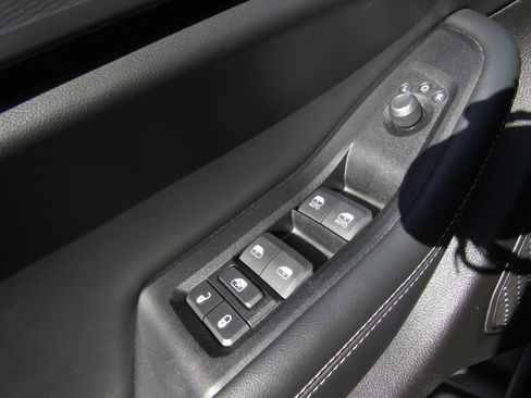 Used 2024 Jeep Grand Cherokee Laredo X w/ Trailer Tow Package image 21