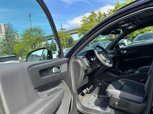 Used 2025 Volvo EX40 Plus w/ Climate Package RWD image 20