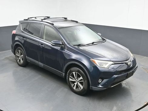 Used 2017 Toyota RAV4 XLE AWD/4WD image 13