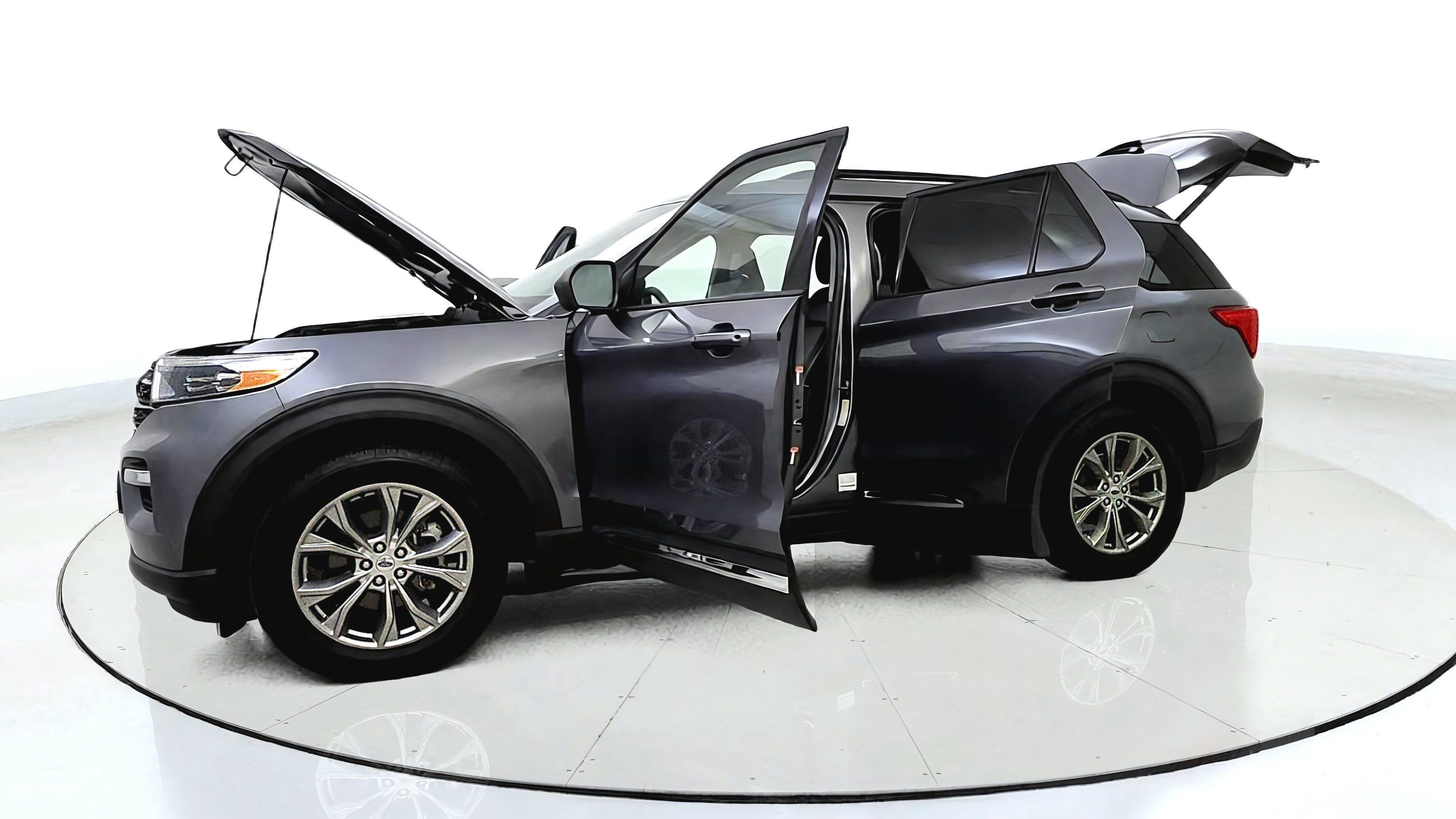 Used 2022 Ford Explorer XLT w/ Equipment Group 202A AWD/4WD image 11