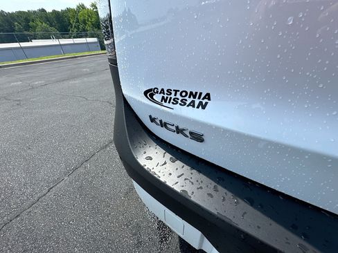 Used 2026 Nissan Kicks SV FWD image 33