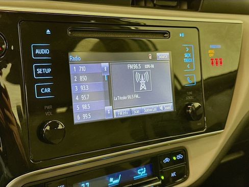 Used 2019 Toyota Corolla LE image 21