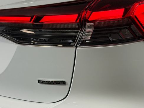 Used 2023 Audi Q4 e-tron Premium Plus w/ Premium Plus image 11