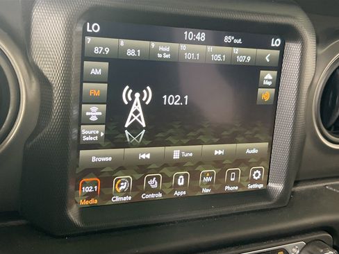 Used 2023 Jeep Gladiator Sport AWD/4WD image 15