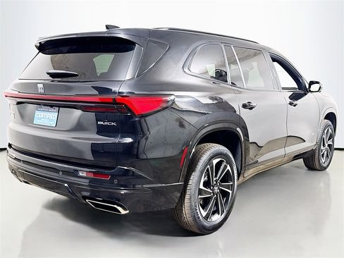 Certified 2025 Buick Enclave Sport Touring image 4