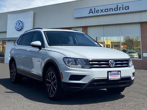 Used 2021 Volkswagen Tiguan SE FWD image 1