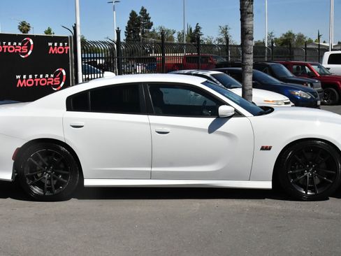 Used 2020 Dodge Charger Scat Pack w/ Dynamics Package RWD image 9