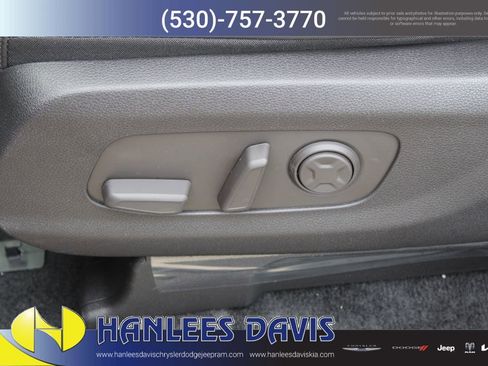 New 2026 Kia Carnival EX image 14