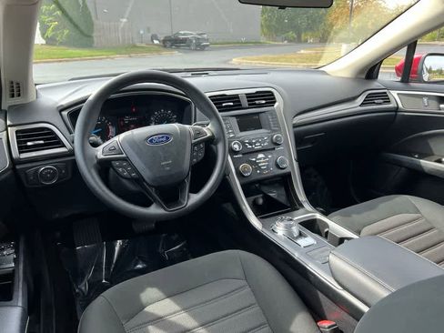 Used 2017 Ford Fusion SE image 20