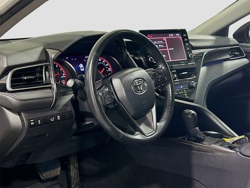 Used 2023 Toyota Camry XSE image 6