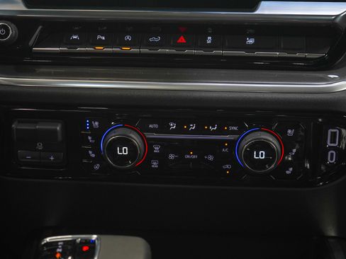 Used 2026 Chevrolet Silverado 1500 High Country w/ Midnight Edition AWD/4WD image 19