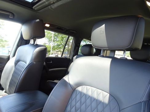 Used 2022 INFINITI QX80 Sensory w/ All-Season Package image 12