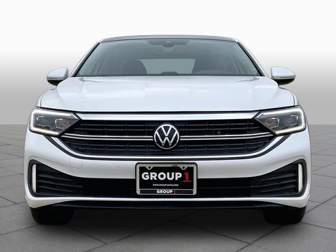 Used 2024 Volkswagen Jetta SEL image 4