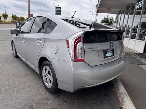 Used 2012 Toyota Prius Two FWD image 3