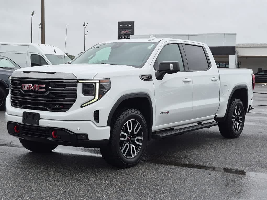 Used 2023 GMC Sierra 1500 AT4 w/ Technology Package AWD/4WD image 3
