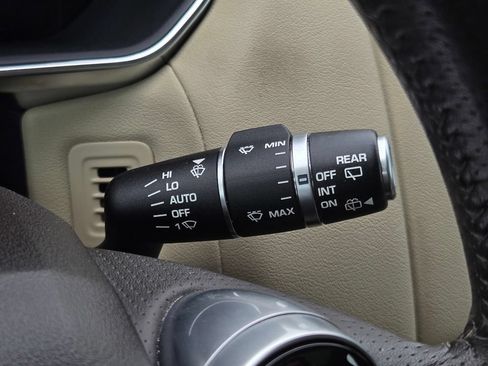 Used 2019 Land Rover Range Rover Sport SE AWD/4WD image 24