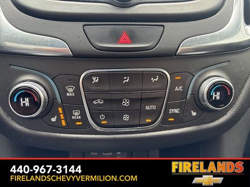 Used 2021 Chevrolet Equinox LT image 3