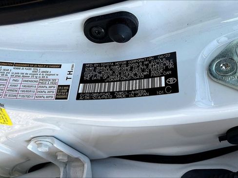 Used 2022 Toyota Prius LE FWD image 8