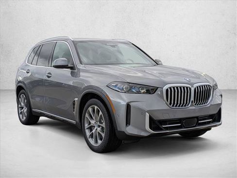 Used 2026 BMW X5 xDrive50e AWD/4WD image 7