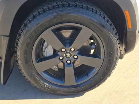 Used 2022 Land Rover Defender 110 X-Dynamic SE image 34