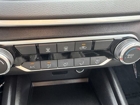 Used 2024 Nissan Altima 2.5 S FWD image 28