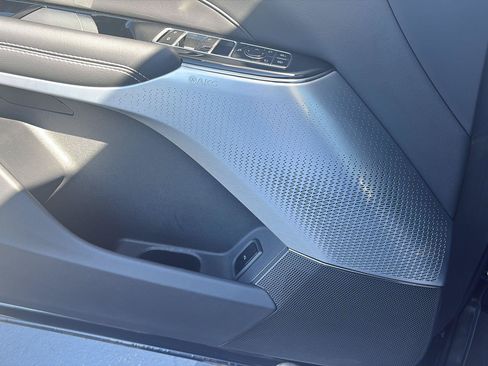 Used 2024 Cadillac Lyriq Sport AWD/4WD image 35