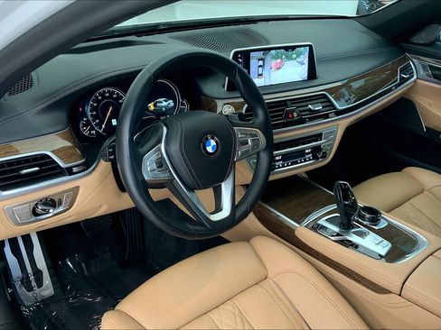 Used 2017 BMW 740i RWD image 17