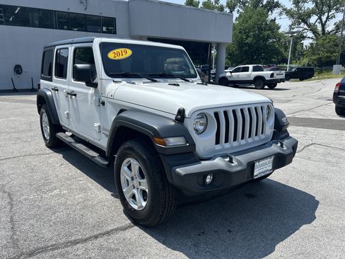 Certified 2019 Jeep Wrangler Unlimited Sport S AWD/4WD image 4