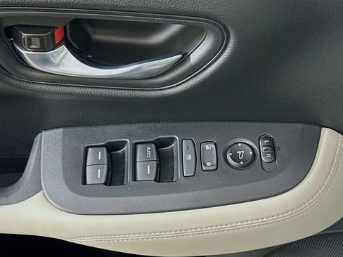 Certified 2024 Honda HR-V LX image 19