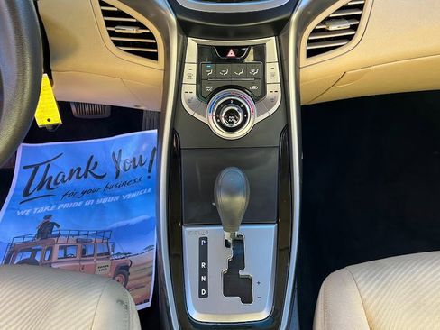 Used 2013 Hyundai Elantra GLS w/ Preferred Pkg image 19