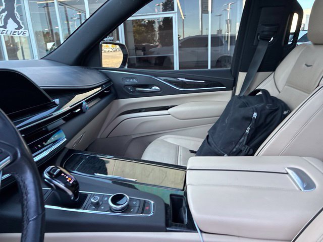 Used 2023 Cadillac Escalade Premium Luxury AWD/4WD image 28