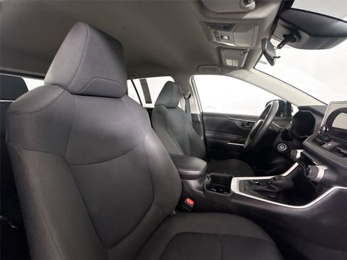 Used 2024 Toyota RAV4 LE image 37
