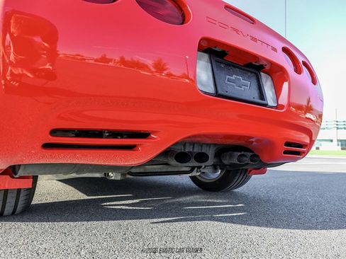 Used 2000 Chevrolet Corvette Coupe w/ Lighting Pkg RWD image 99