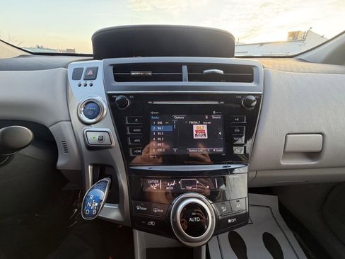 Used 2017 Toyota Prius V Three w/ Carpet Mat Package image 15