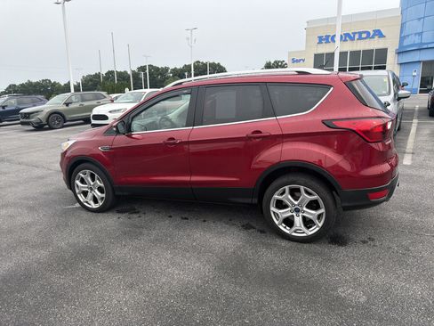 Used 2019 Ford Escape Titanium AWD/4WD image 12