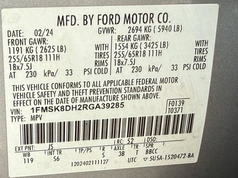 Used 2024 Ford Explorer XLT w/ Equipment Group 202A AWD/4WD image 52