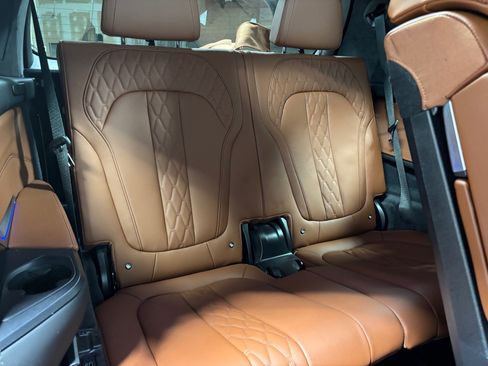Used 2024 BMW X7 M60i AWD/4WD image 40