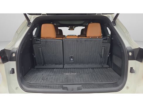 Used 2021 Toyota Highlander Platinum AWD/4WD image 9