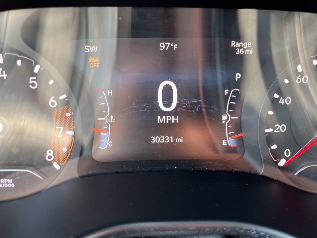 Used 2023 Jeep Compass Latitude AWD/4WD image 16
