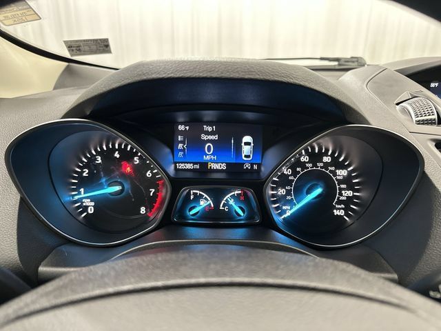 Used 2017 Ford Escape SE w/ SE Cold Weather Package AWD/4WD image 13