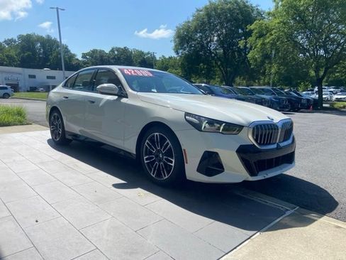 Used 2024 BMW 530i xDrive w/ M Sport Package AWD/4WD image 5