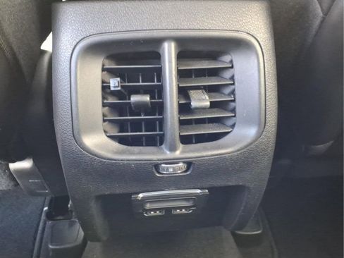 Used 2020 Jeep Cherokee Latitude Plus image 16