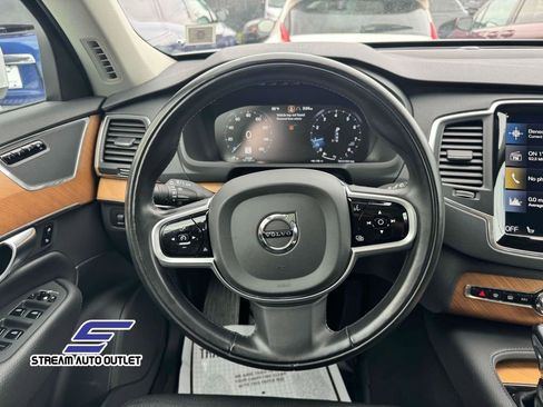 Used 2022 Volvo XC90 T6 Momentum w/ Climate Package image 11