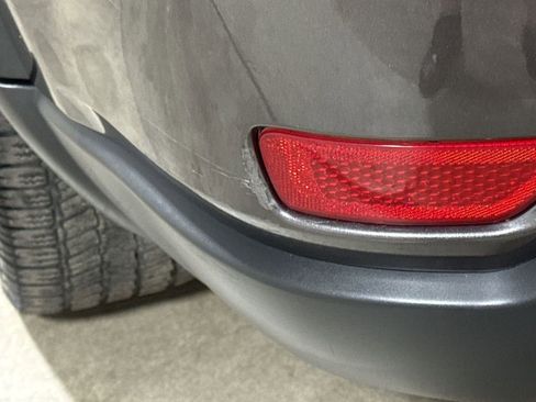 Used 2017 Jeep Grand Cherokee Limited w/ Luxury Group II image 31