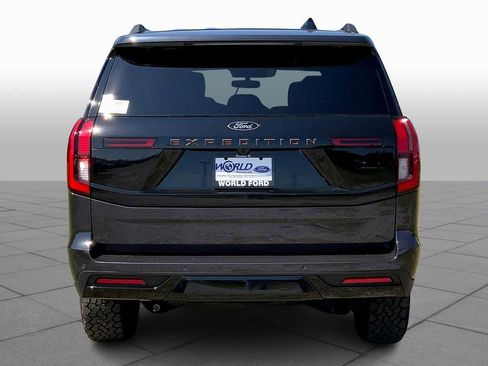 Used 2025 Ford Expedition Tremor image 4