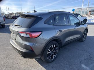 Used 2022 Ford Escape SE w/ SE Sport Appearance Package video 3
