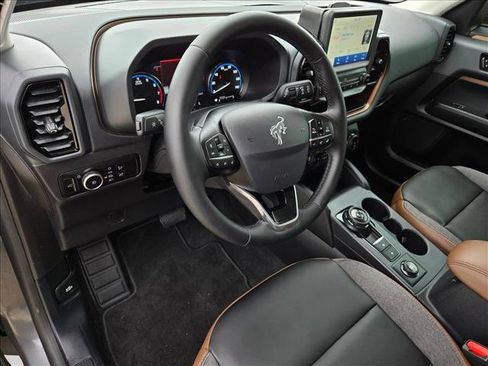 Used 2024 Ford Bronco Sport Outer Banks w/ Tech Package image 10